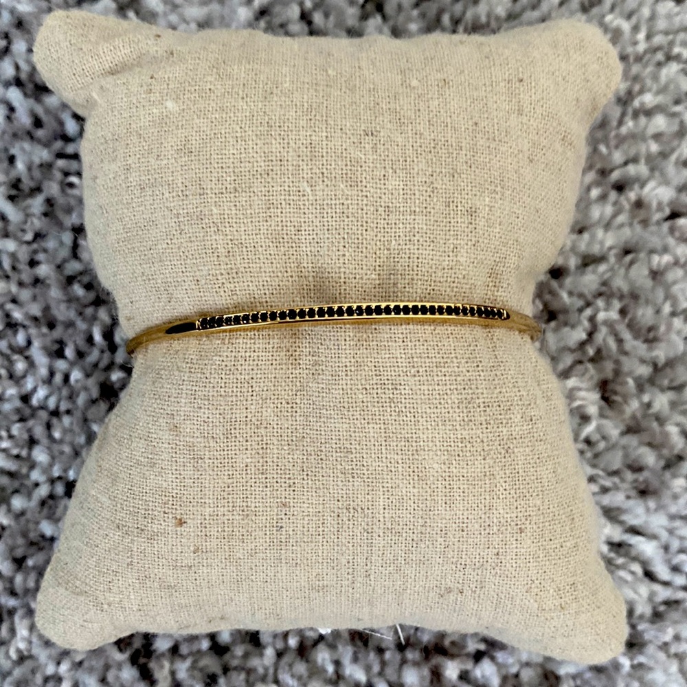 Stella & Dot delicate bangle bracelet